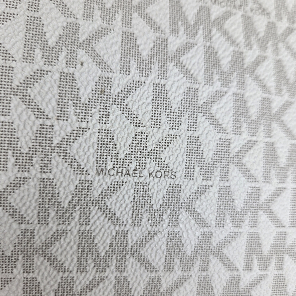 Michael Kors Cream Leather Wristlet - Picture 7 of 8